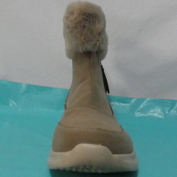 Unbranded | size 43 | Cozy Ankle Boots With Fur Cuffs and Zip Side Closures - Picture 8 of 11